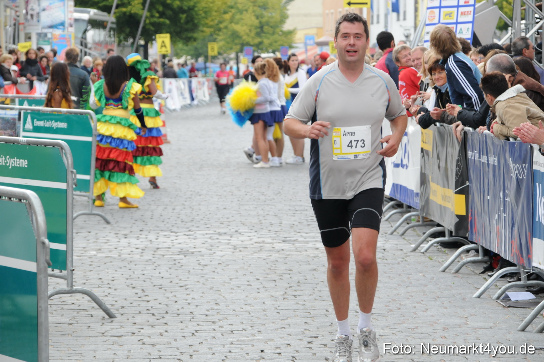 0209 Zieleinlauf Stadtlauf Neumarkt 2008