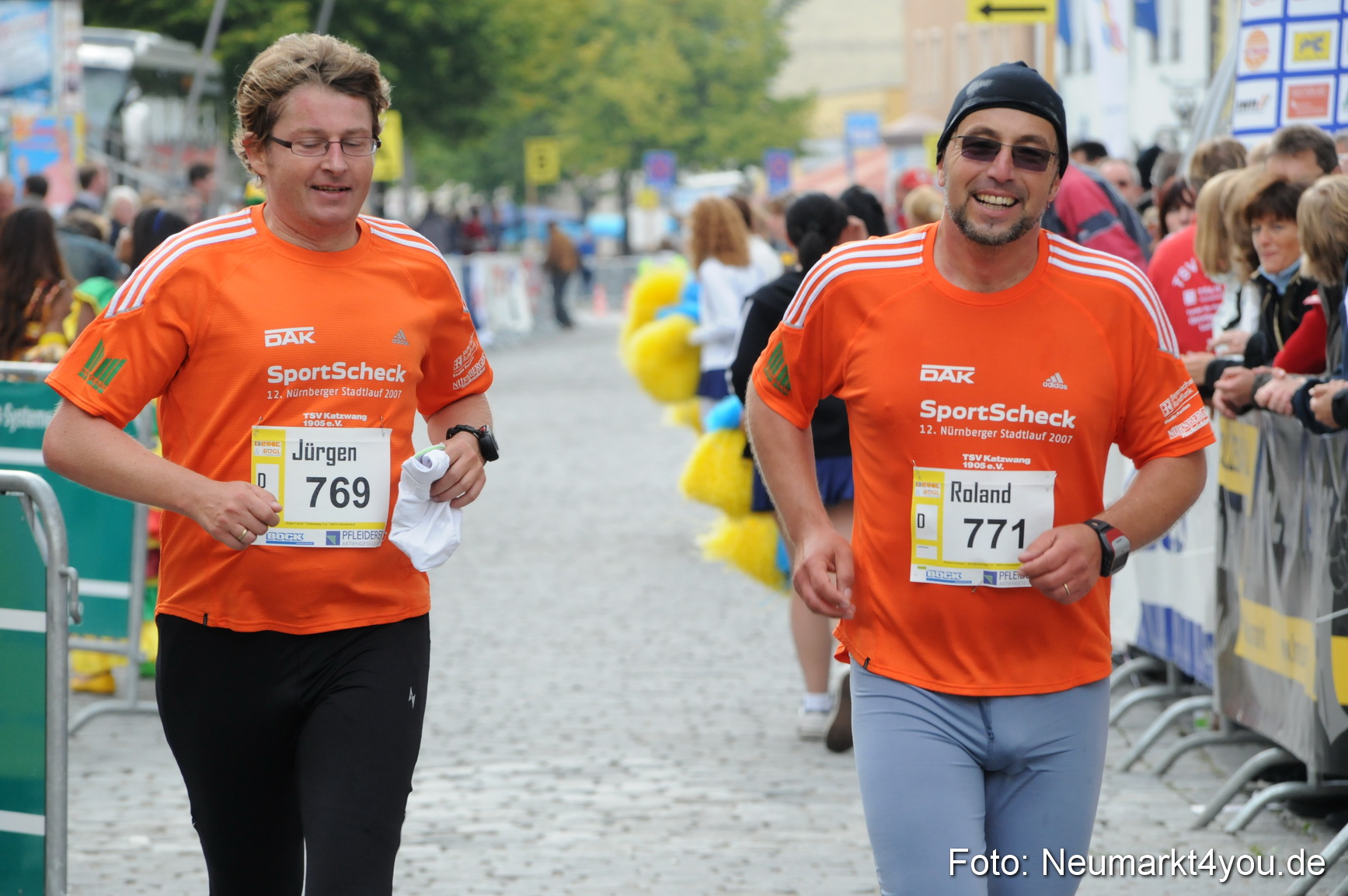 0210 Zieleinlauf Stadtlauf Neumarkt 2008