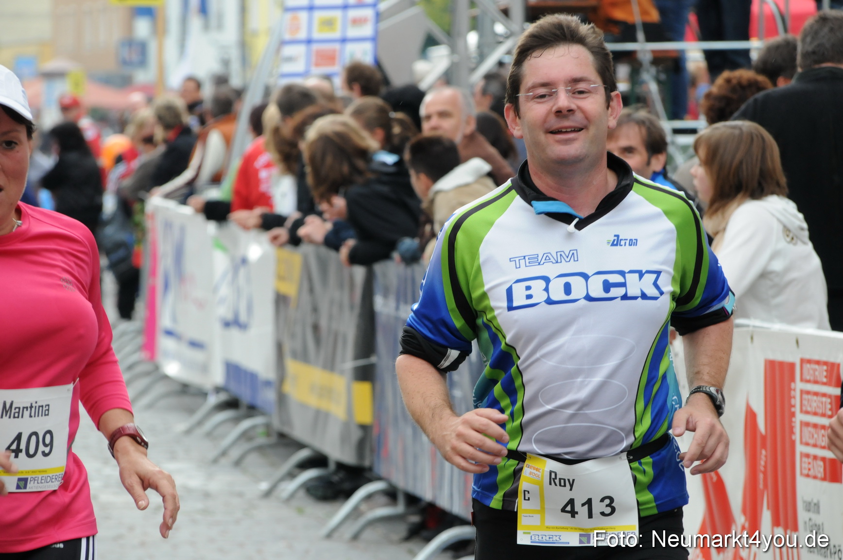 0212 Zieleinlauf Stadtlauf Neumarkt 2008