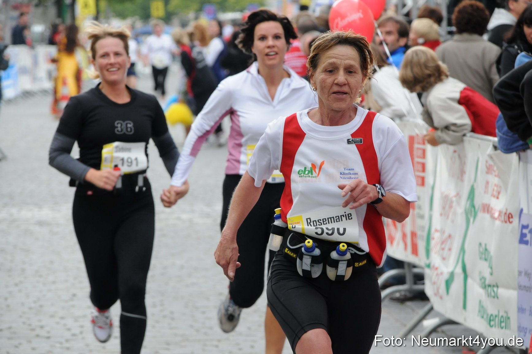 0215 Zieleinlauf Stadtlauf Neumarkt 2008