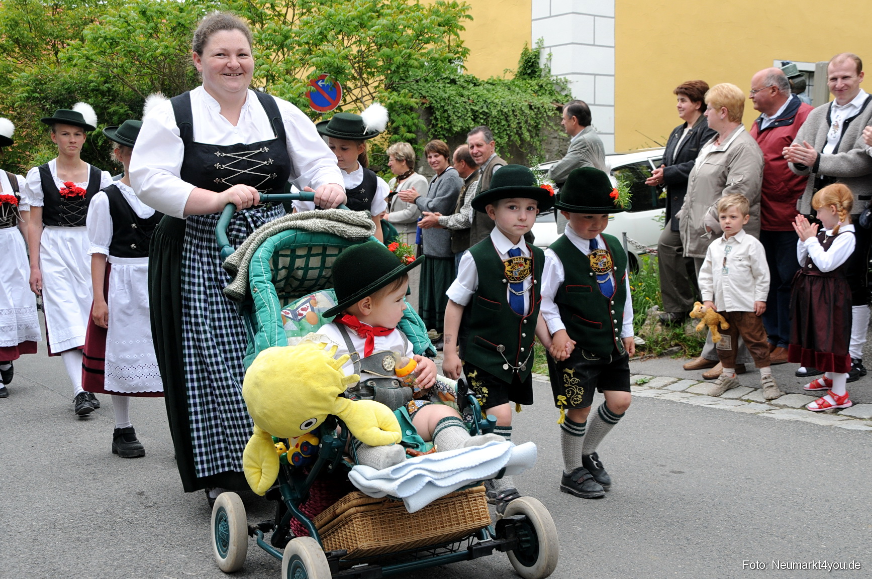 0012 Trachtenzug Lengenfeld 220508