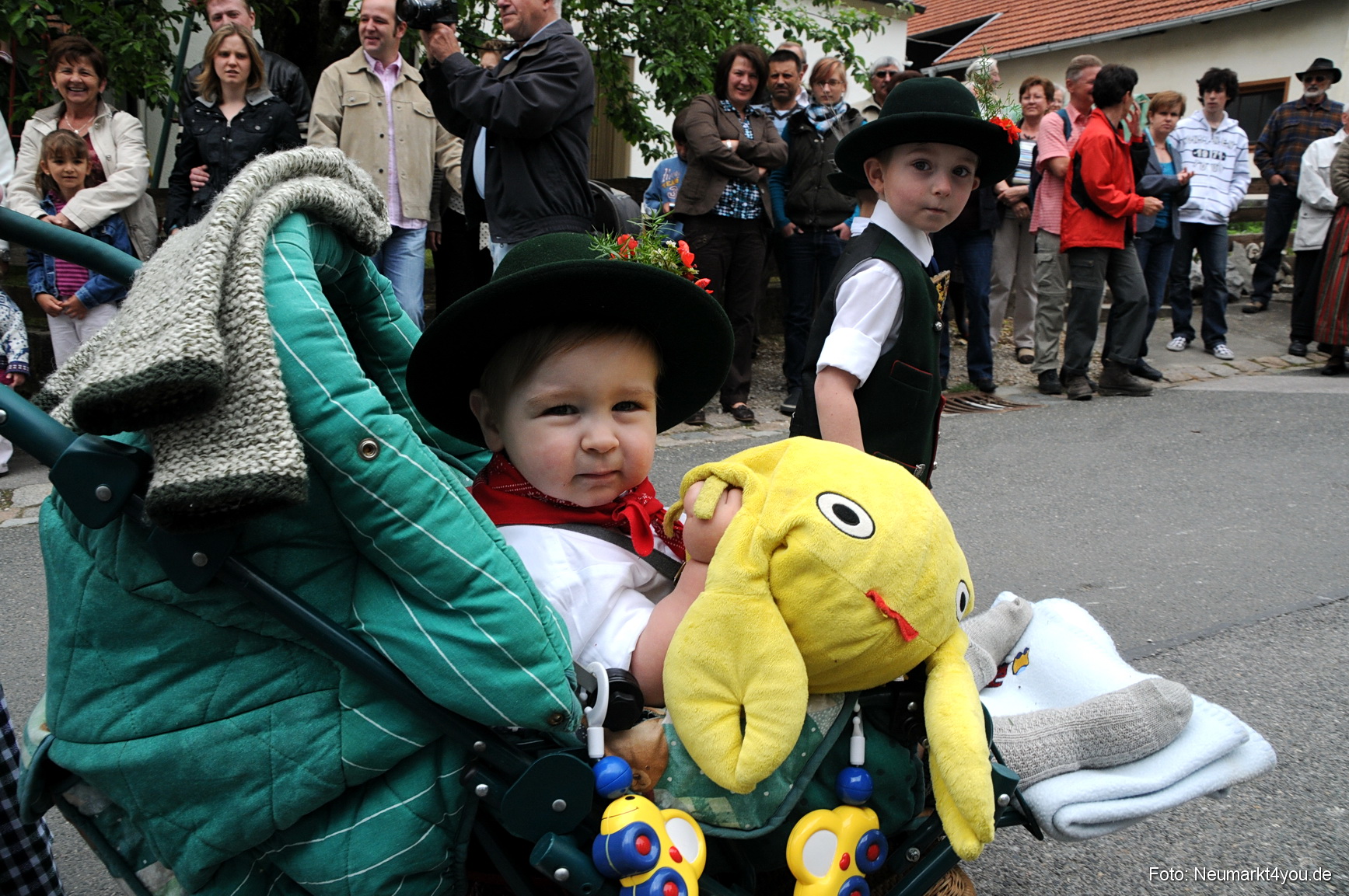 0014 Trachtenzug Lengenfeld 220508