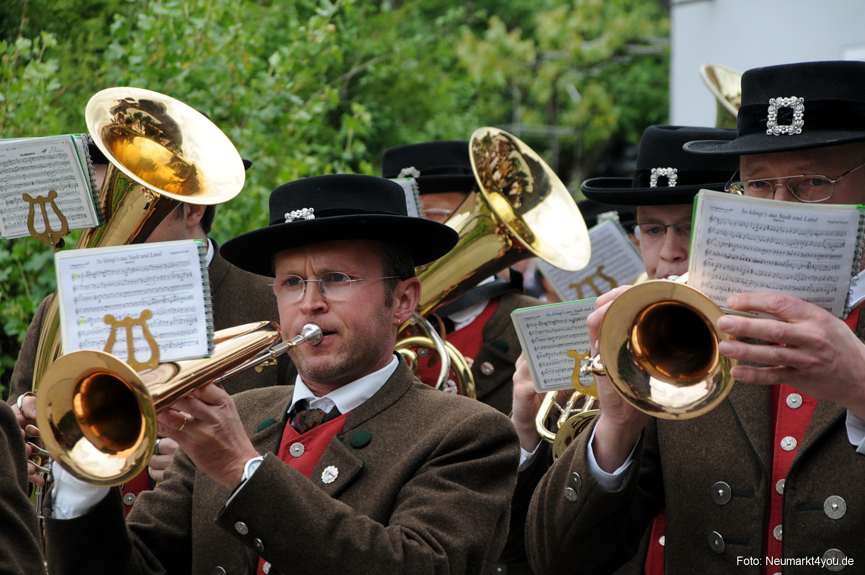 0049 Trachtenzug Lengenfeld 220508