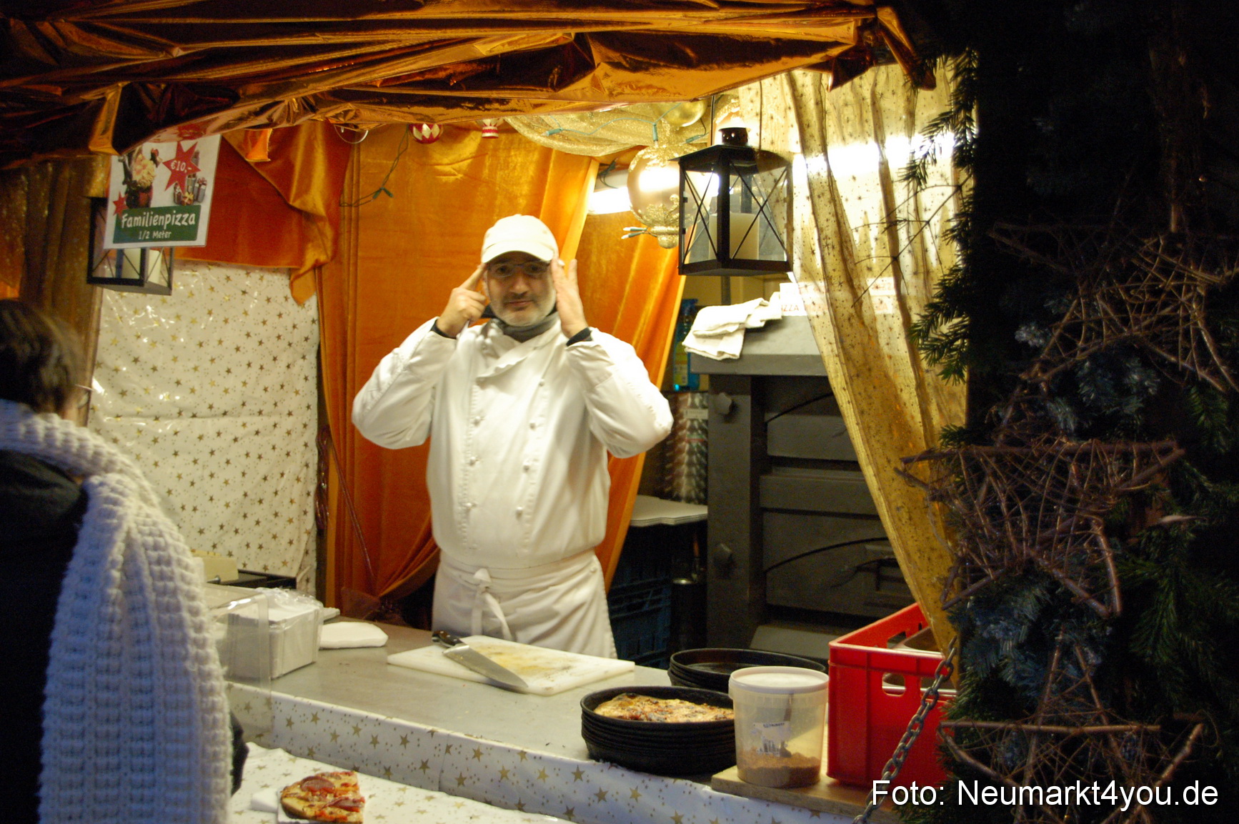 0003 Weihnachtsmarkt Neumarkt 271108