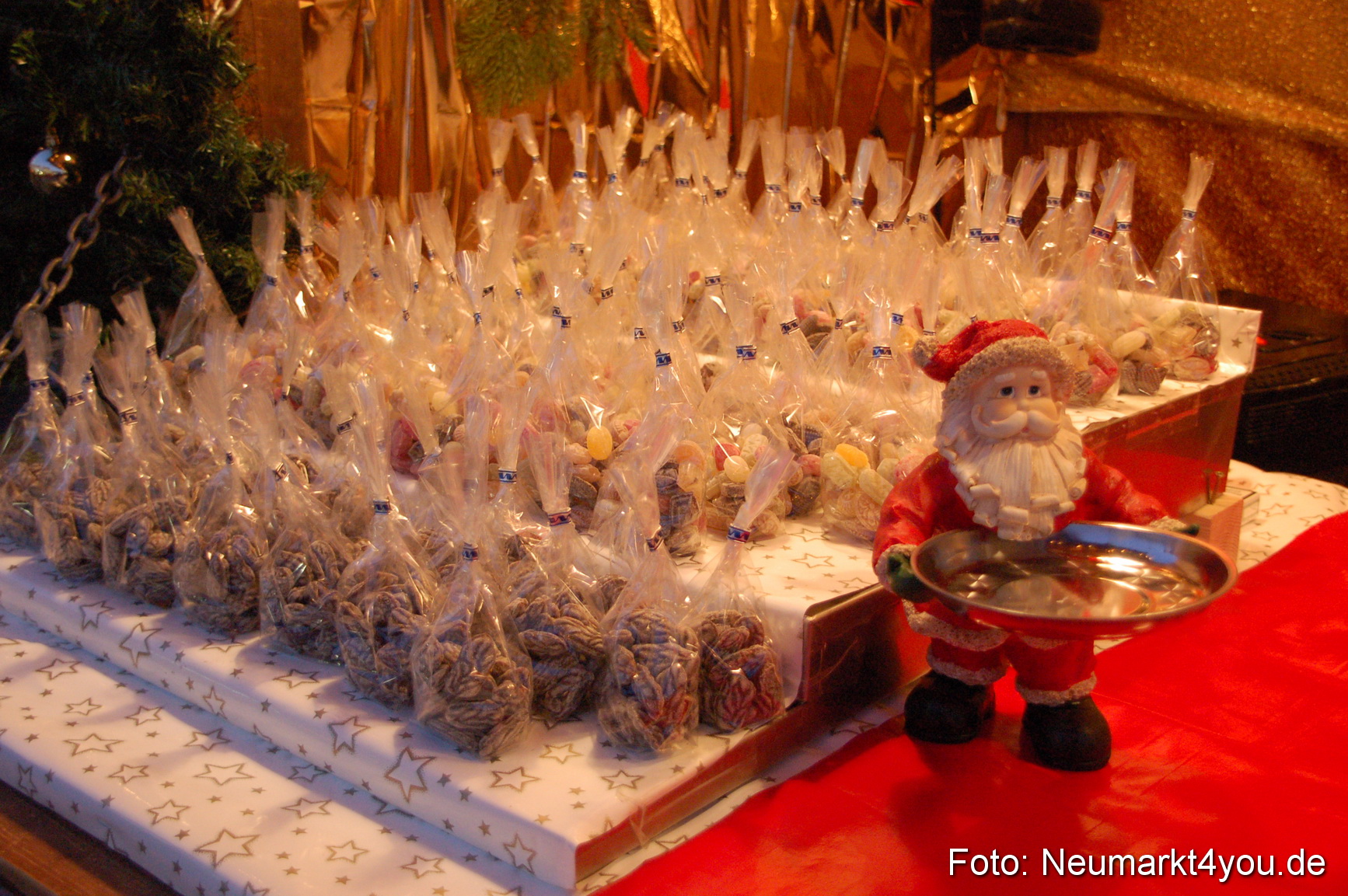 0005 Weihnachtsmarkt Neumarkt 271108