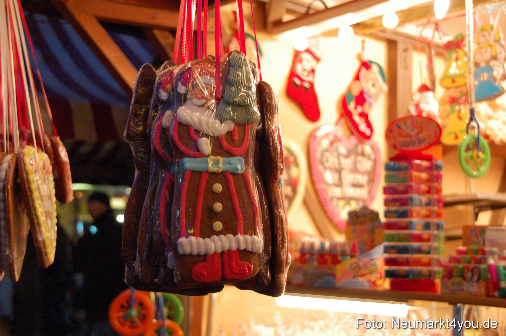 0010 Weihnachtsmarkt Neumarkt 271108
