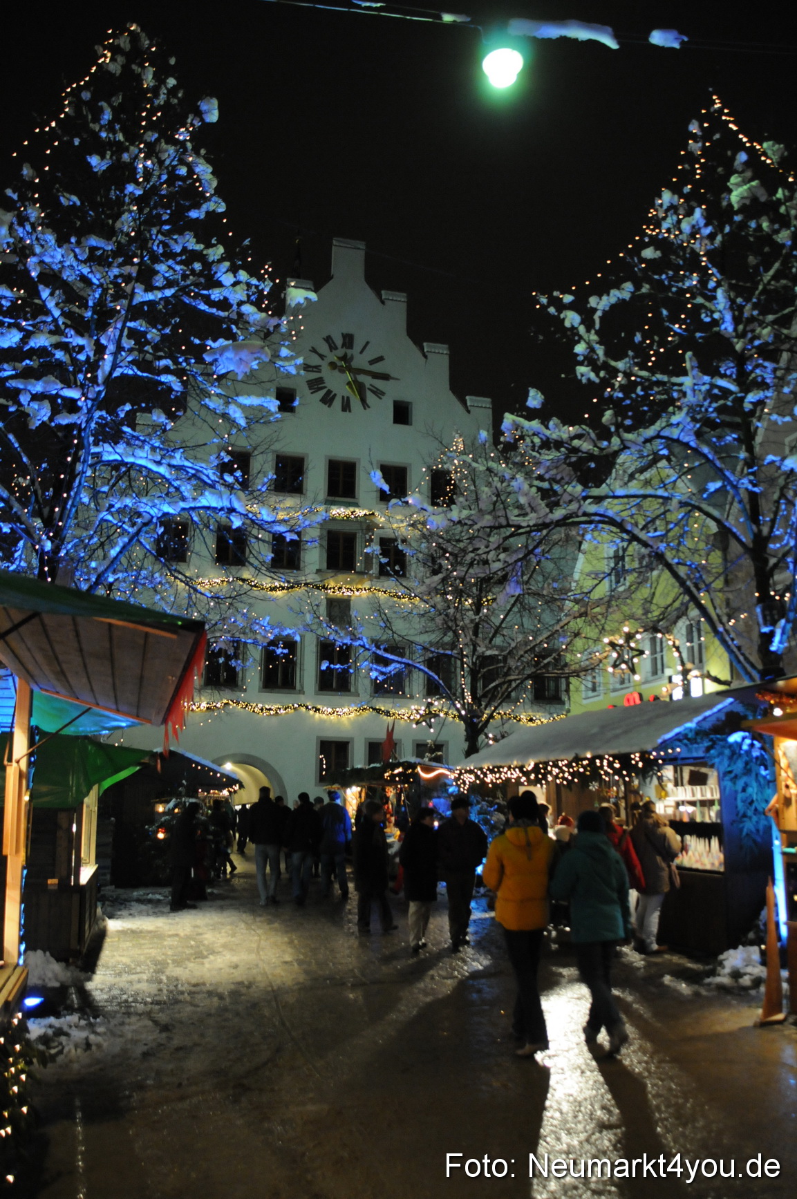 0012 Weihnachtsmarkt Neumarkt 131208
