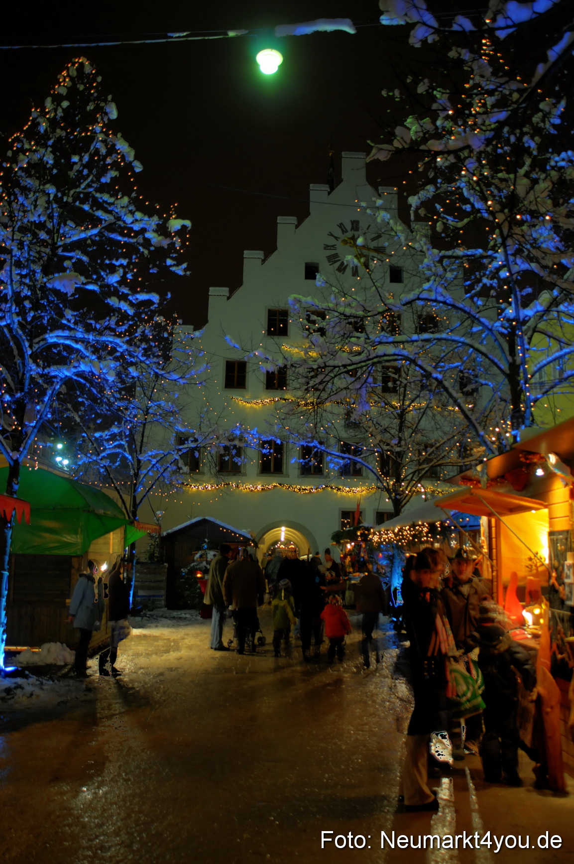 0015 Weihnachtsmarkt Neumarkt 131208