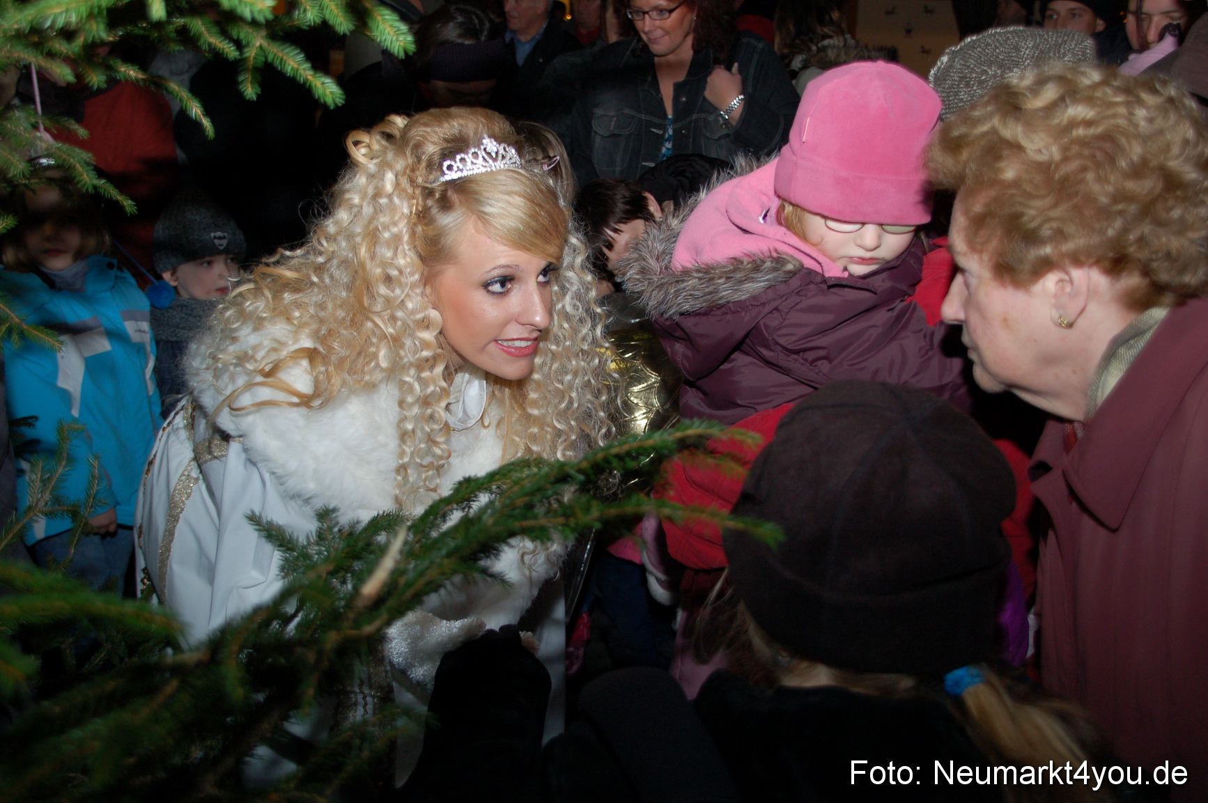0018 Weihnachtsmarkt Neumarkt 271108
