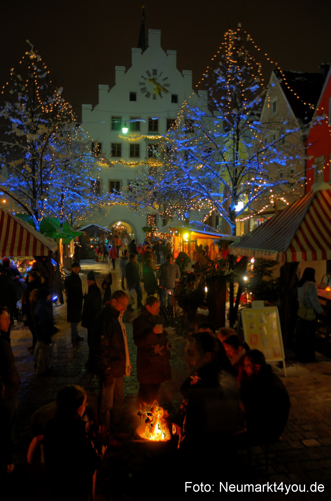 0020 Weihnachtsmarkt Neumarkt 131208