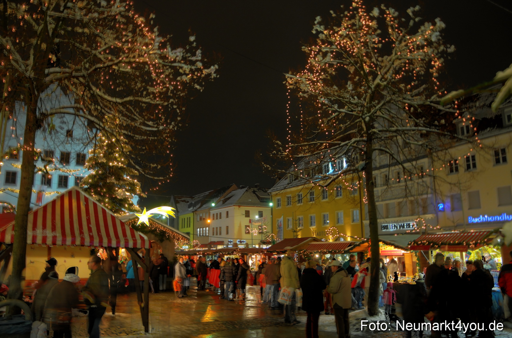 0024 Weihnachtsmarkt Neumarkt 131208
