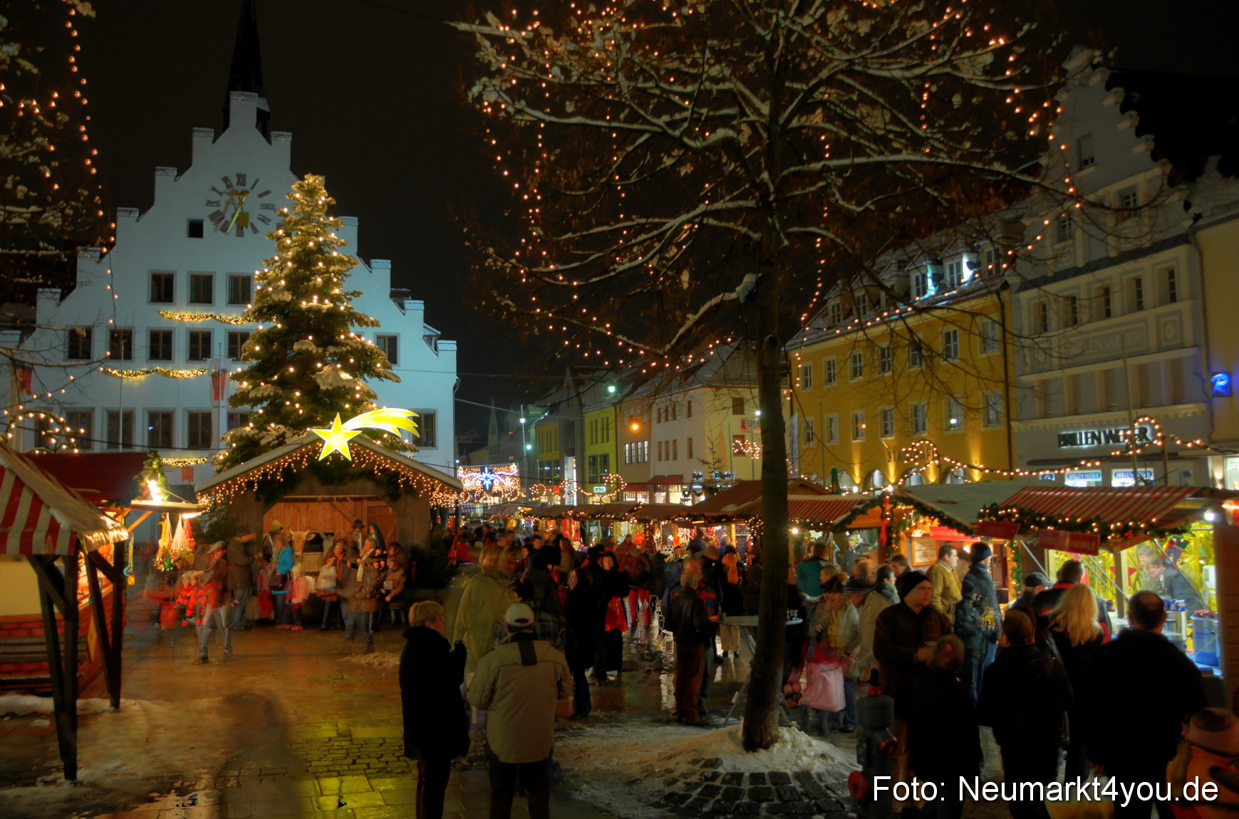 0025 Weihnachtsmarkt Neumarkt 131208