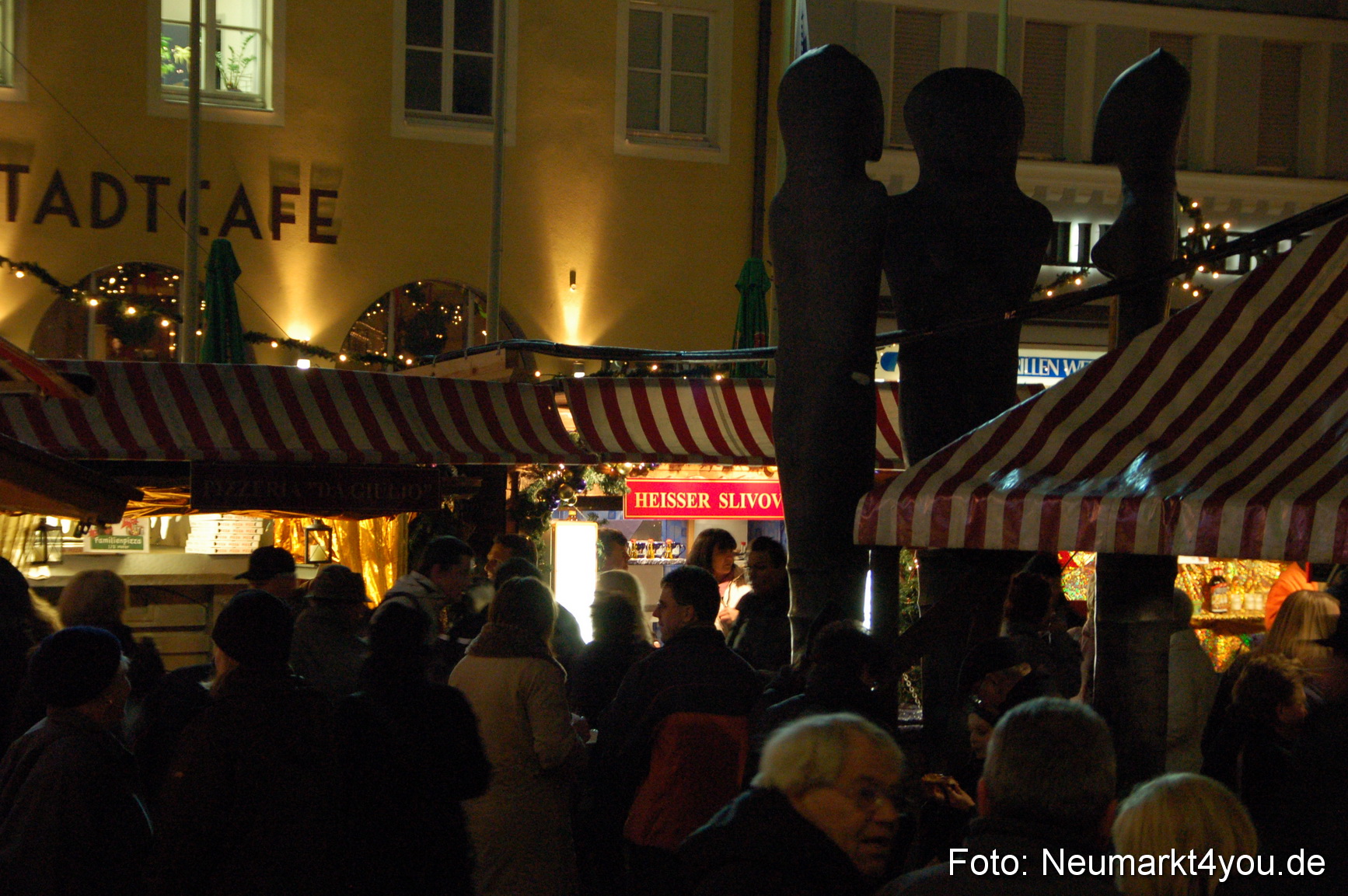 0032 Weihnachtsmarkt Neumarkt 271108