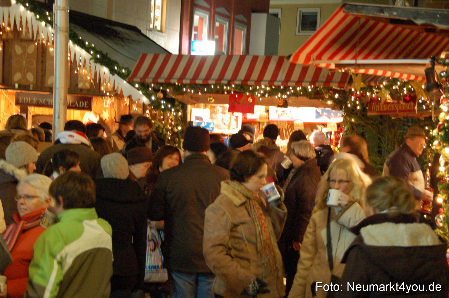 0033 Weihnachtsmarkt Neumarkt 271108