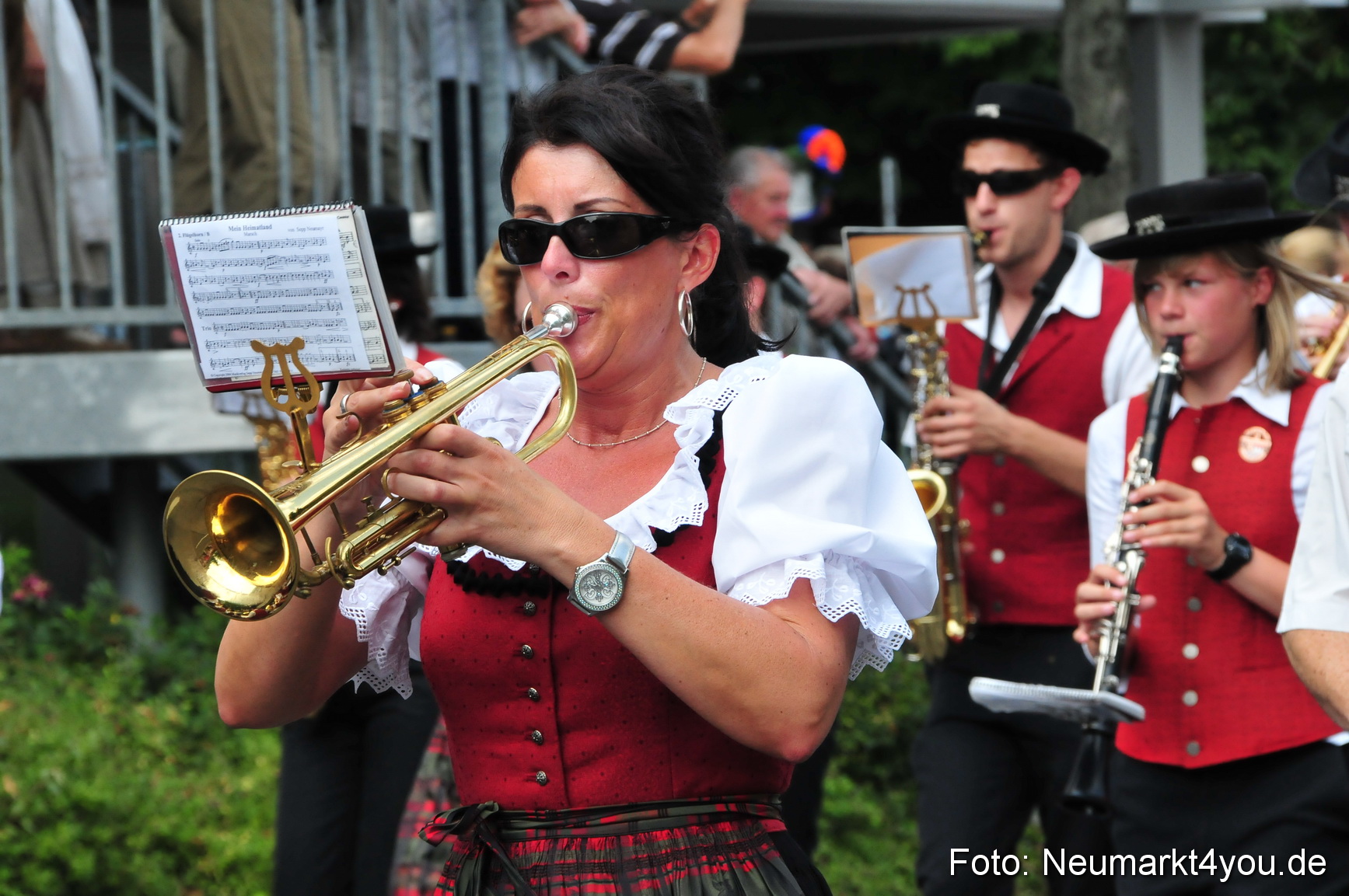0022 Volksfestzug Neumarkt 090809