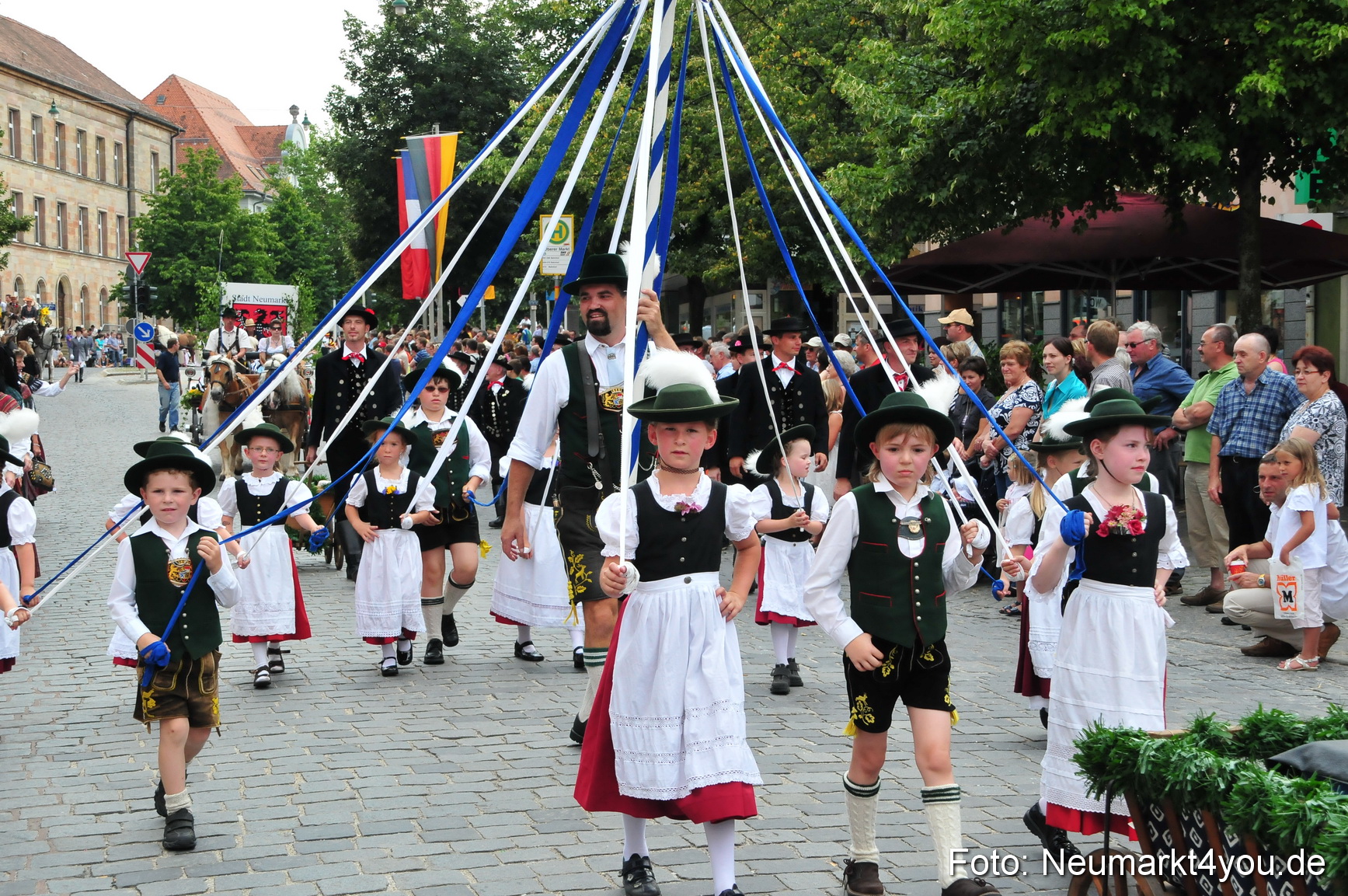 0040 Volksfestzug Neumarkt 090809