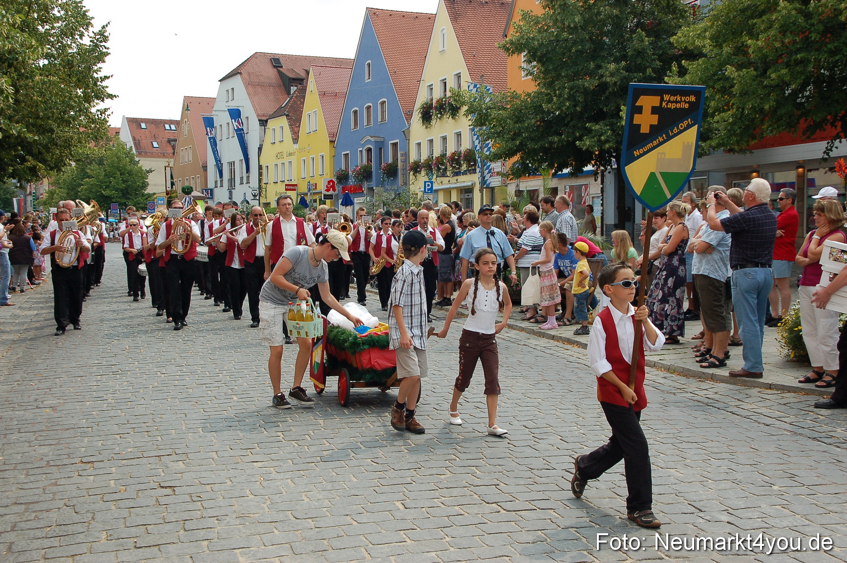 0046 Volksfestzug Neumarkt 090809
