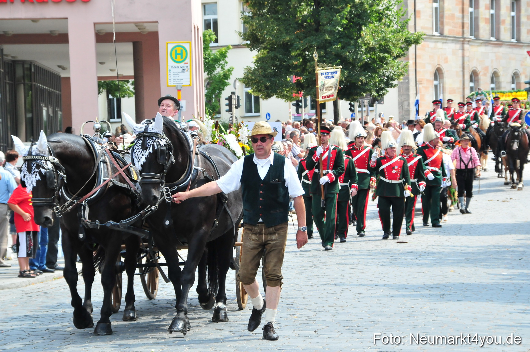 0052 Volksfestzug Neumarkt 090809