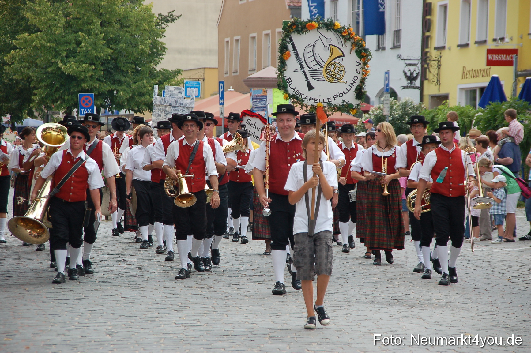 0080 Volksfestzug Neumarkt 090809