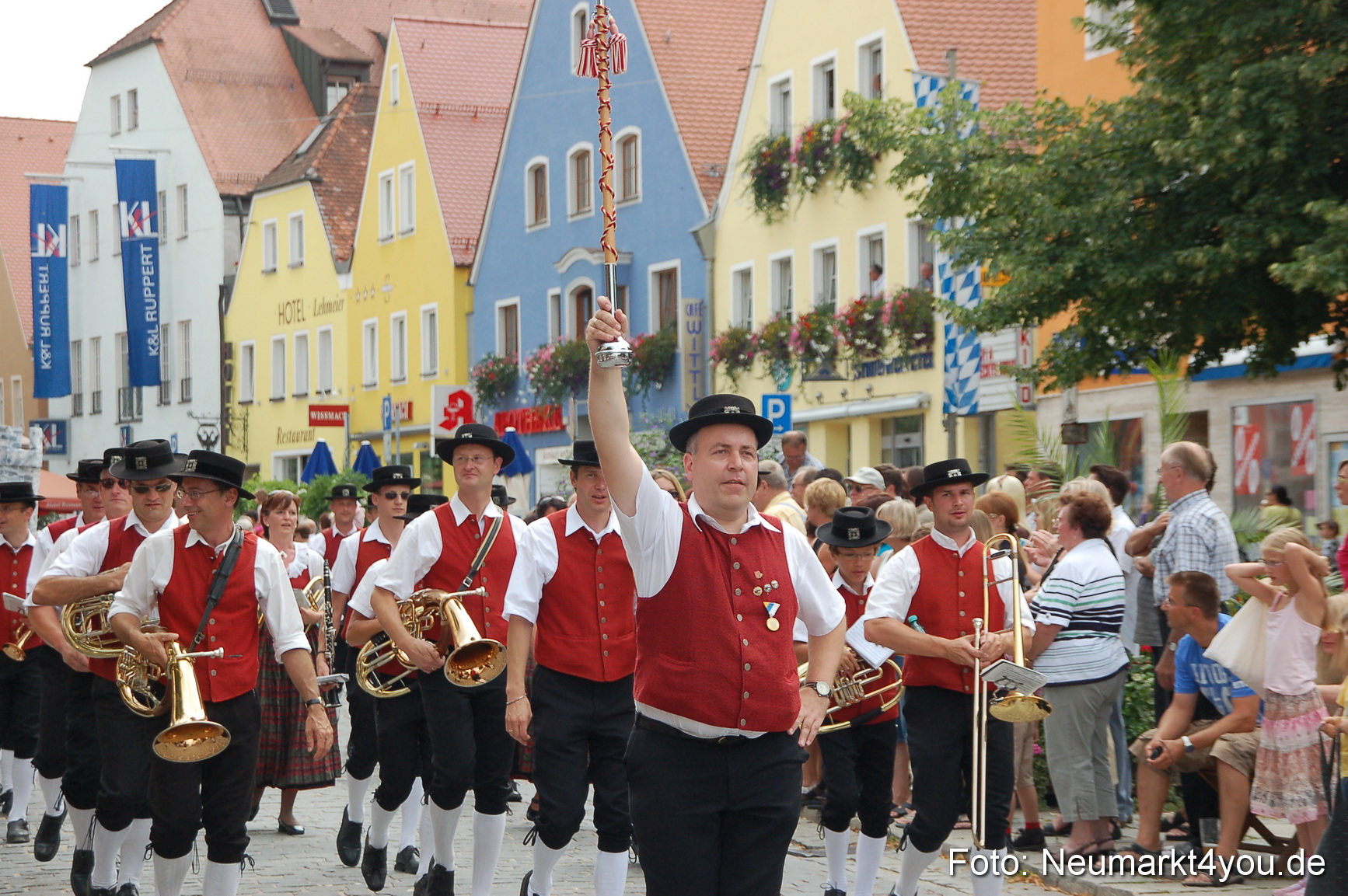 0081 Volksfestzug Neumarkt 090809