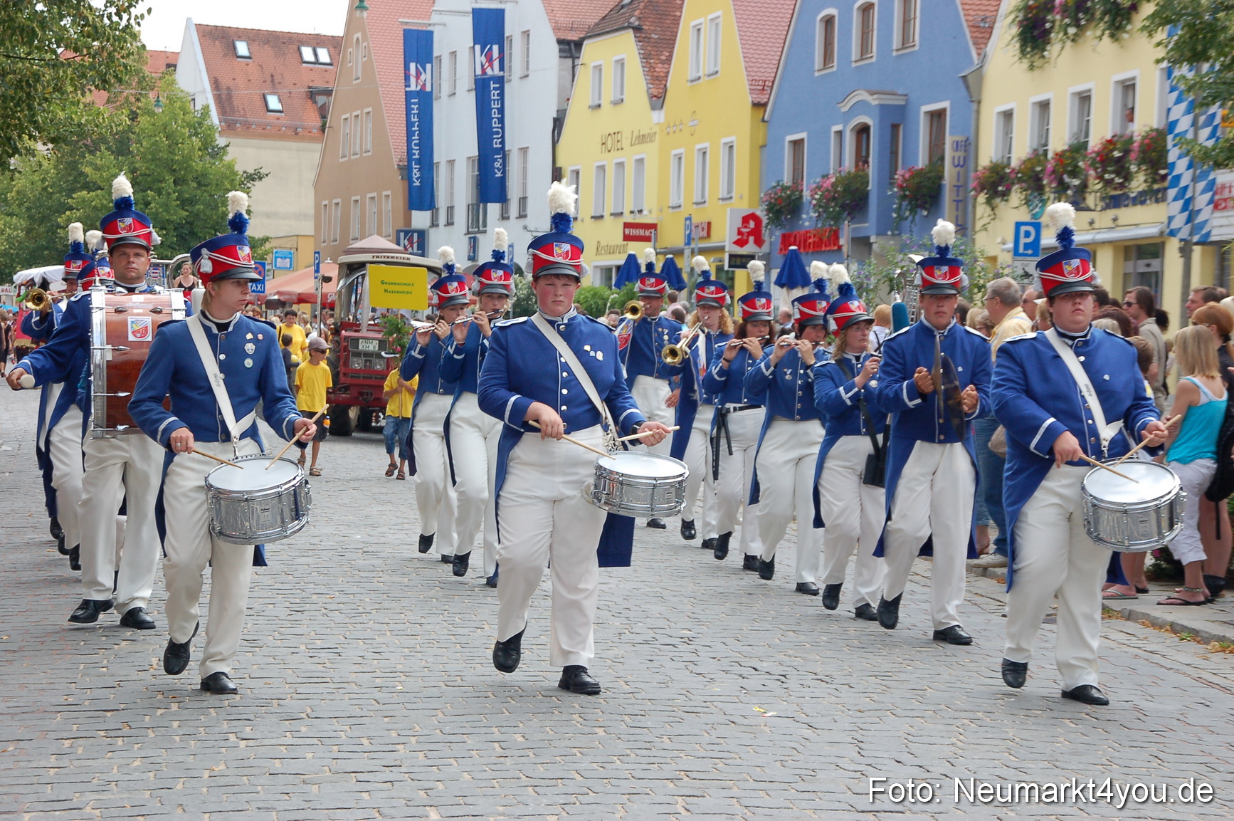 0097 Volksfestzug Neumarkt 090809