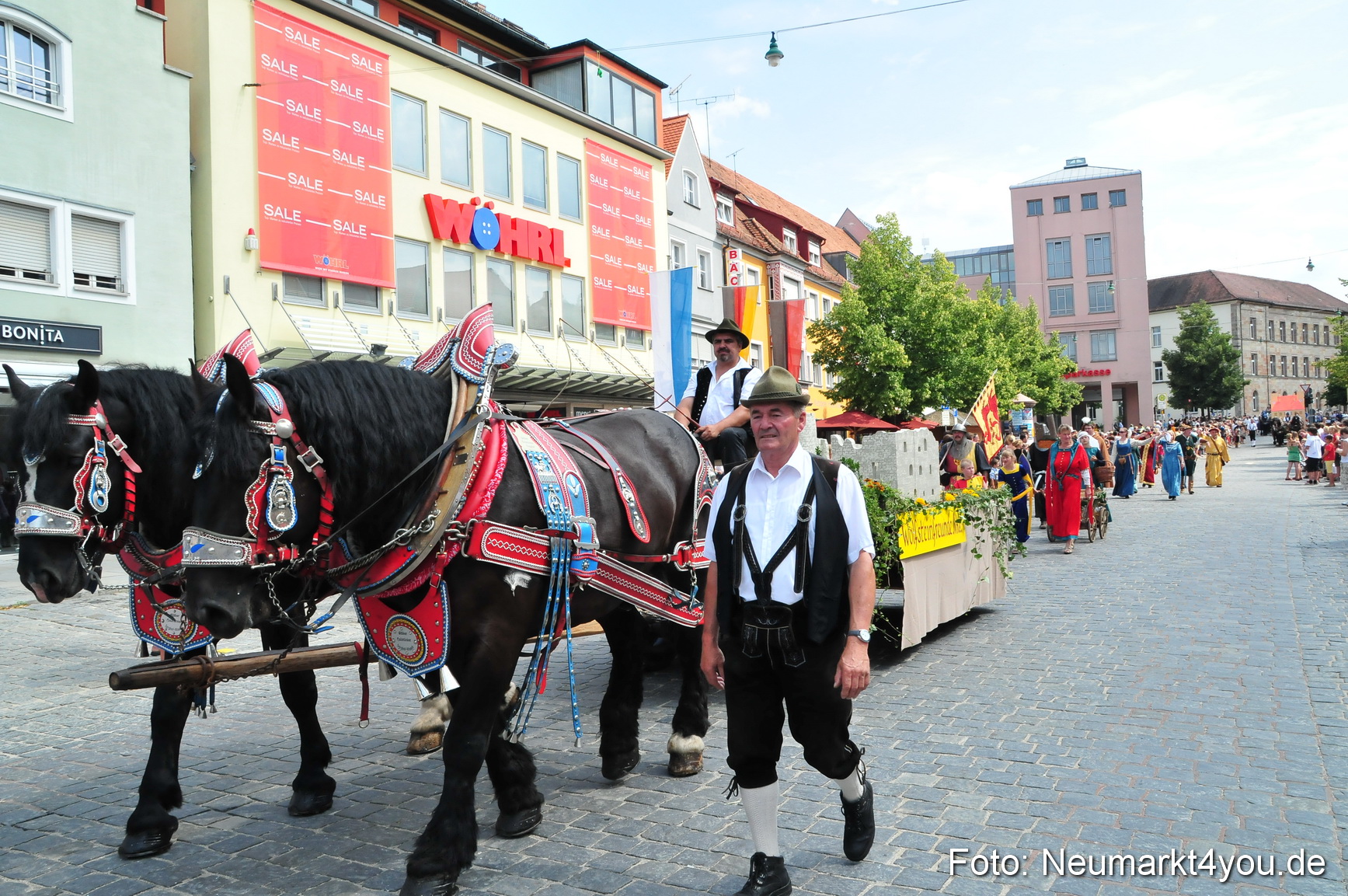 0108 Volksfestzug Neumarkt 090809