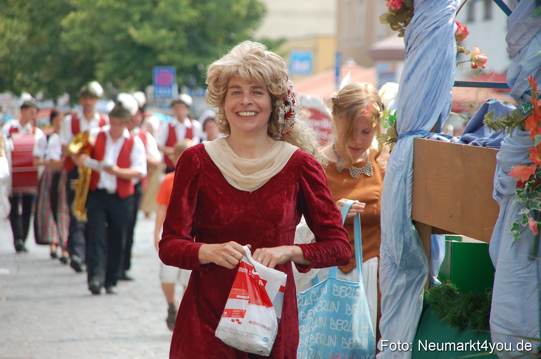 0114 Volksfestzug Neumarkt 090809