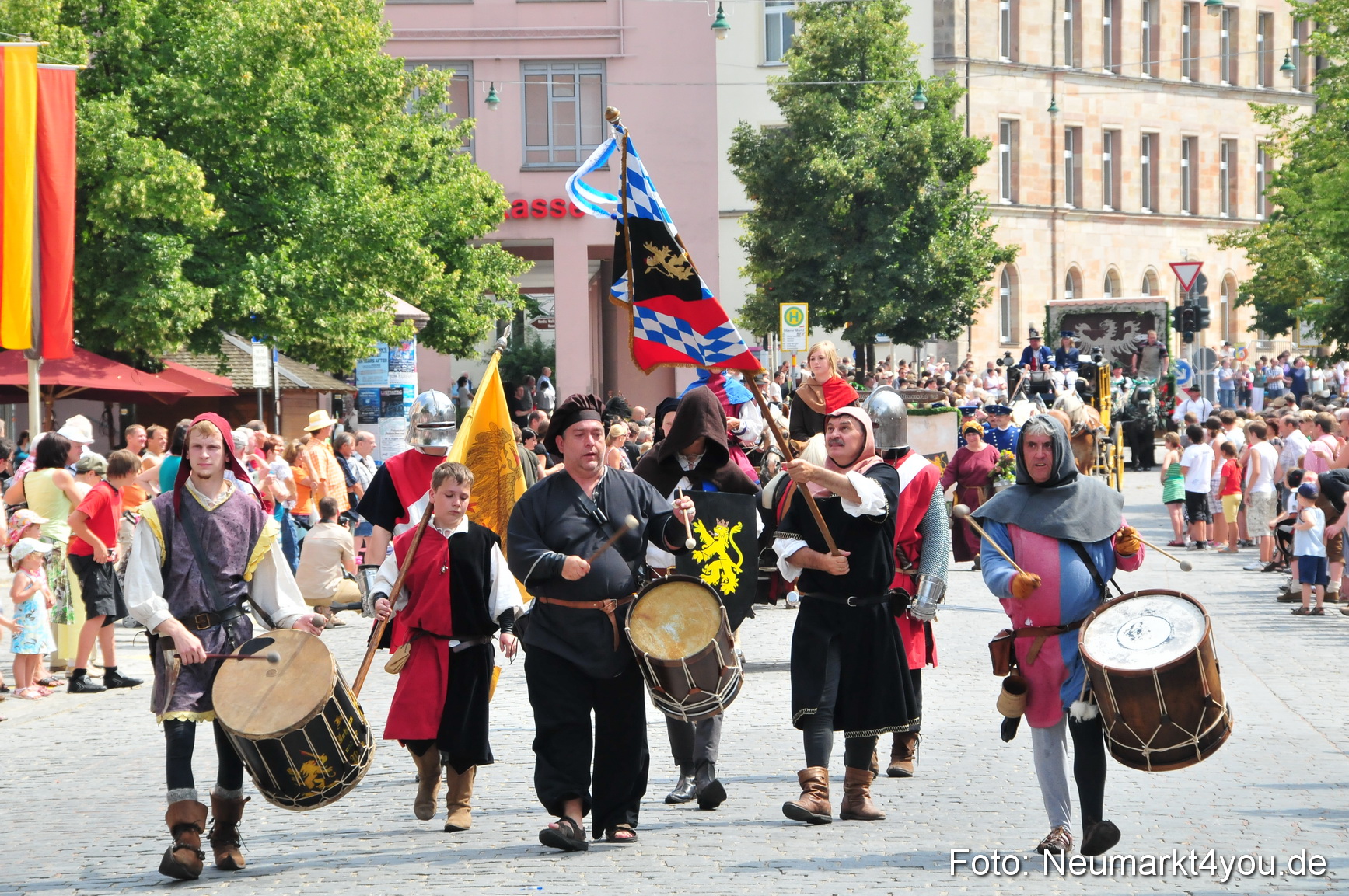 0122 Volksfestzug Neumarkt 090809