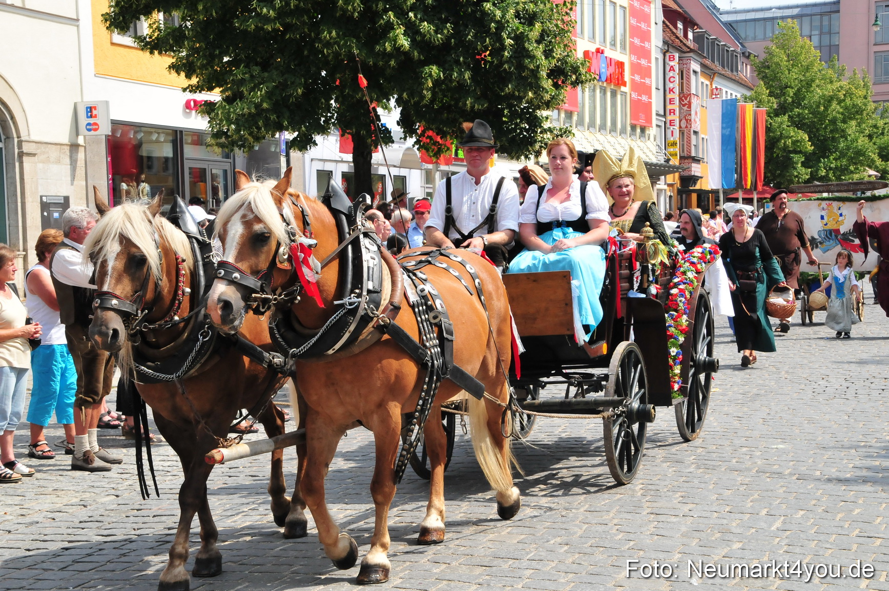 0127 Volksfestzug Neumarkt 090809