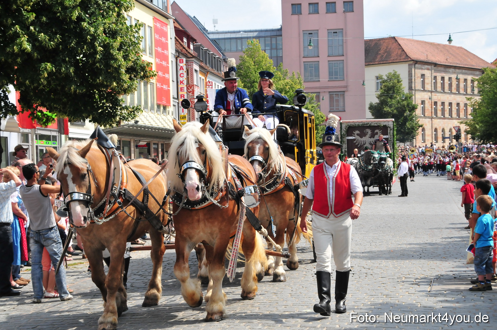 0132 Volksfestzug Neumarkt 090809
