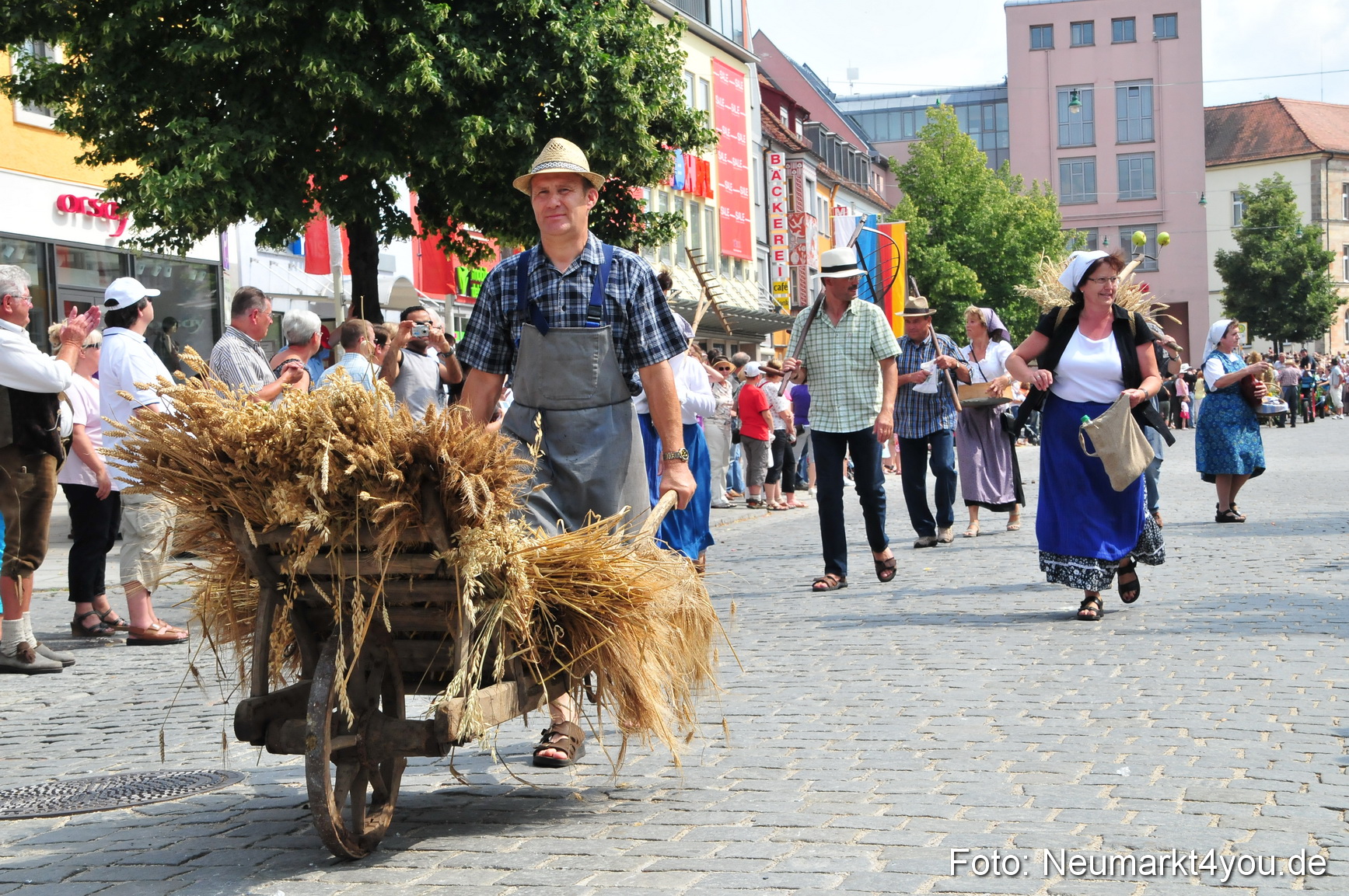0142 Volksfestzug Neumarkt 090809