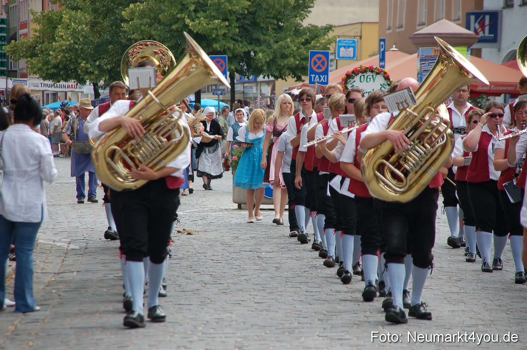 0145 Volksfestzug Neumarkt 090809
