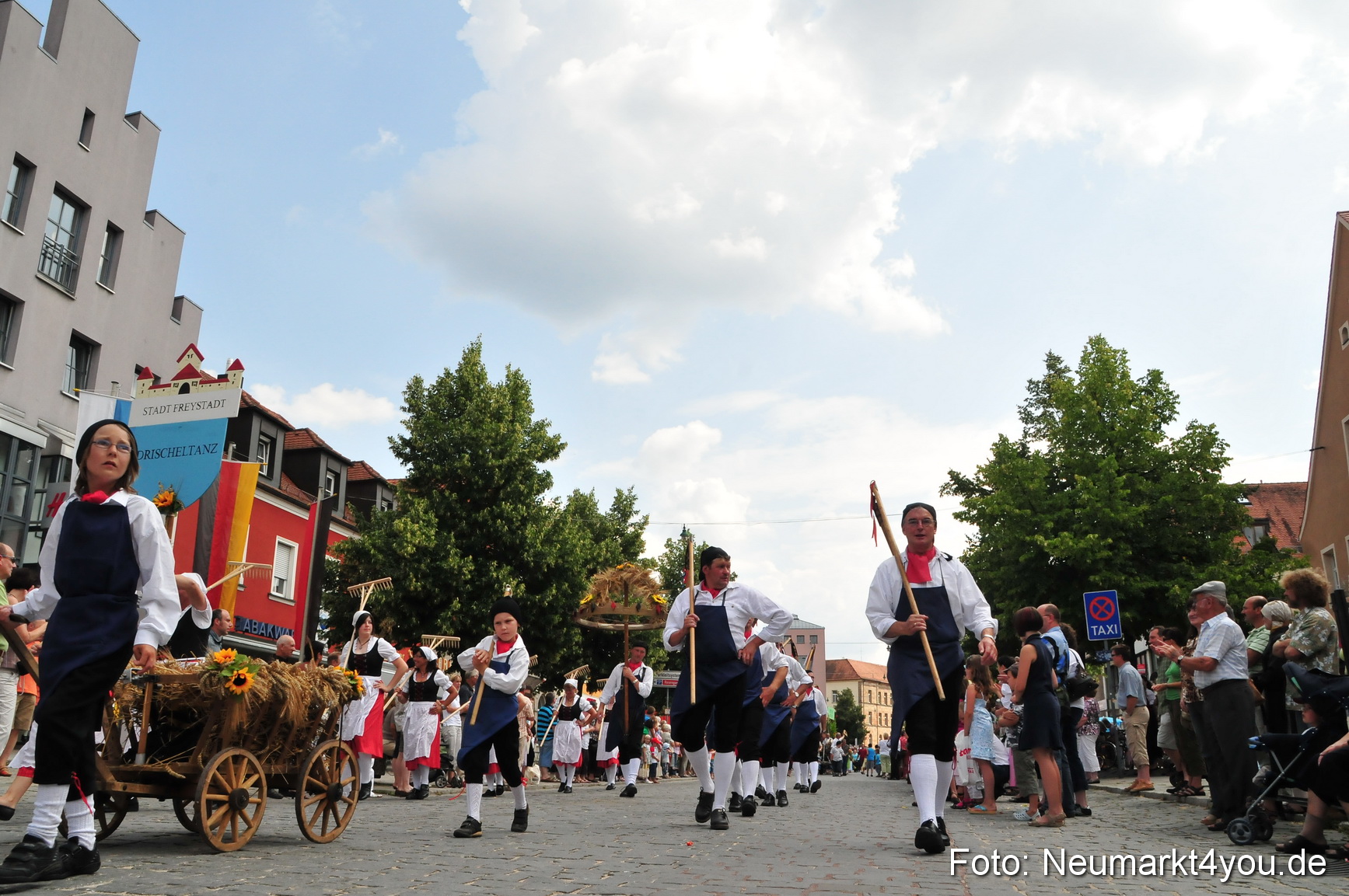 0150 Volksfestzug Neumarkt 090809