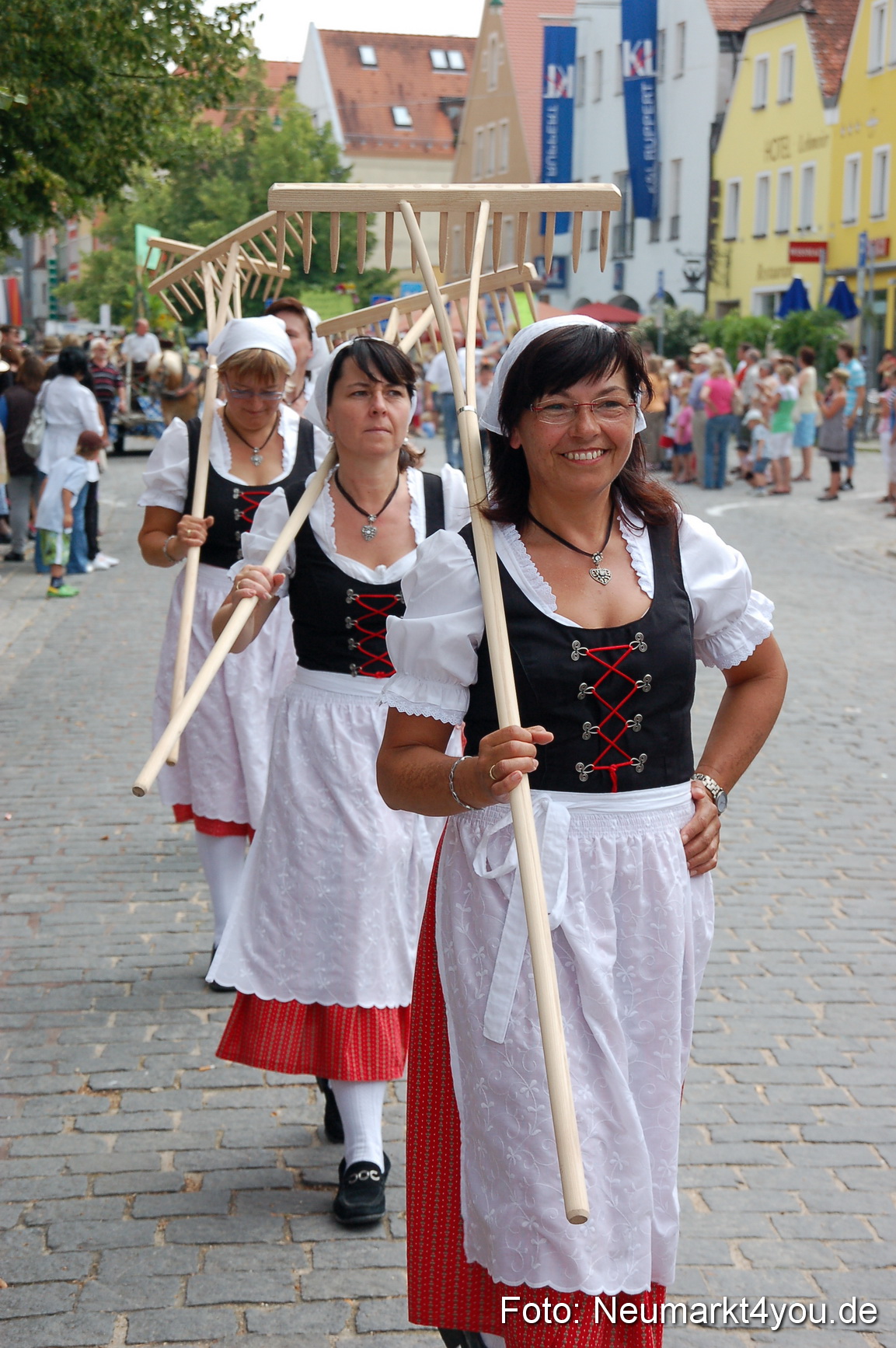 0157 Volksfestzug Neumarkt 090809