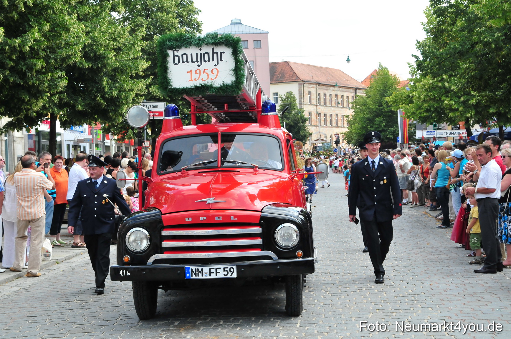 0158 Volksfestzug Neumarkt 090809
