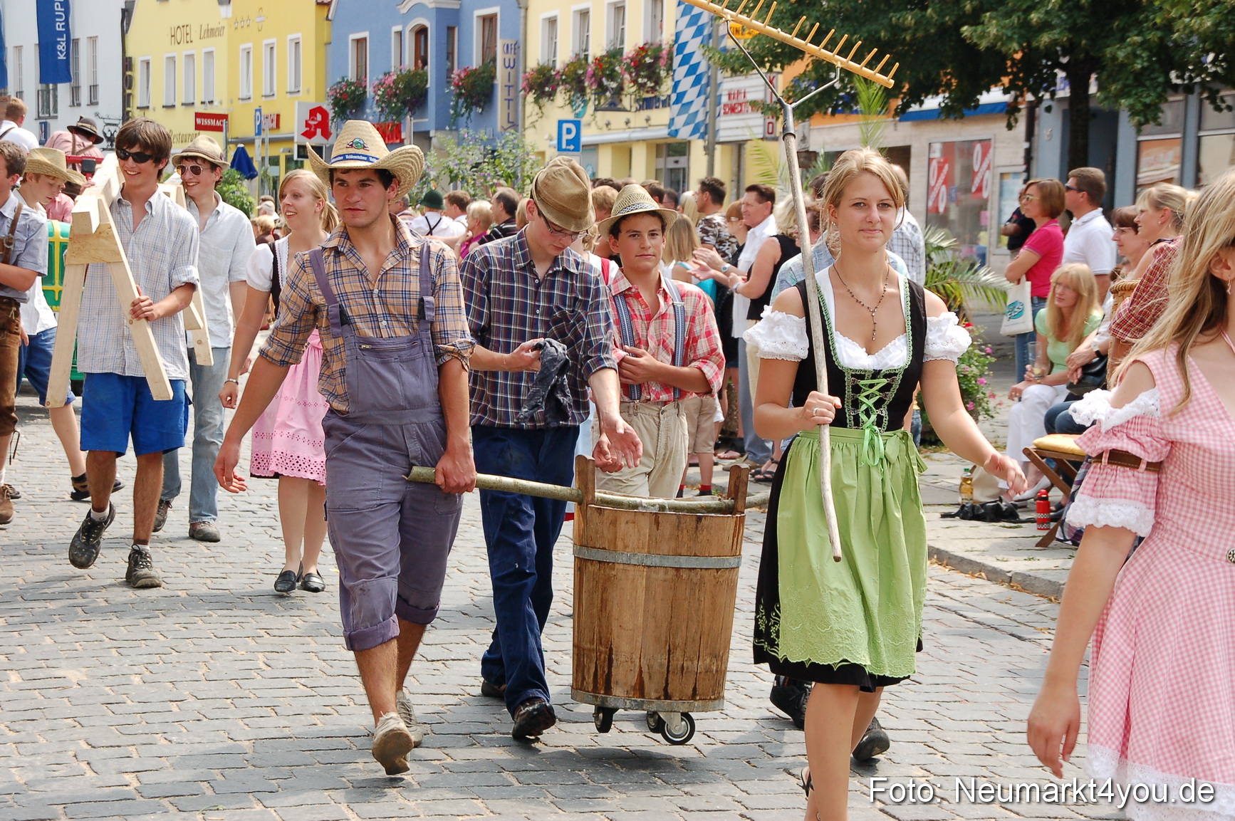 0184 Volksfestzug Neumarkt 090809