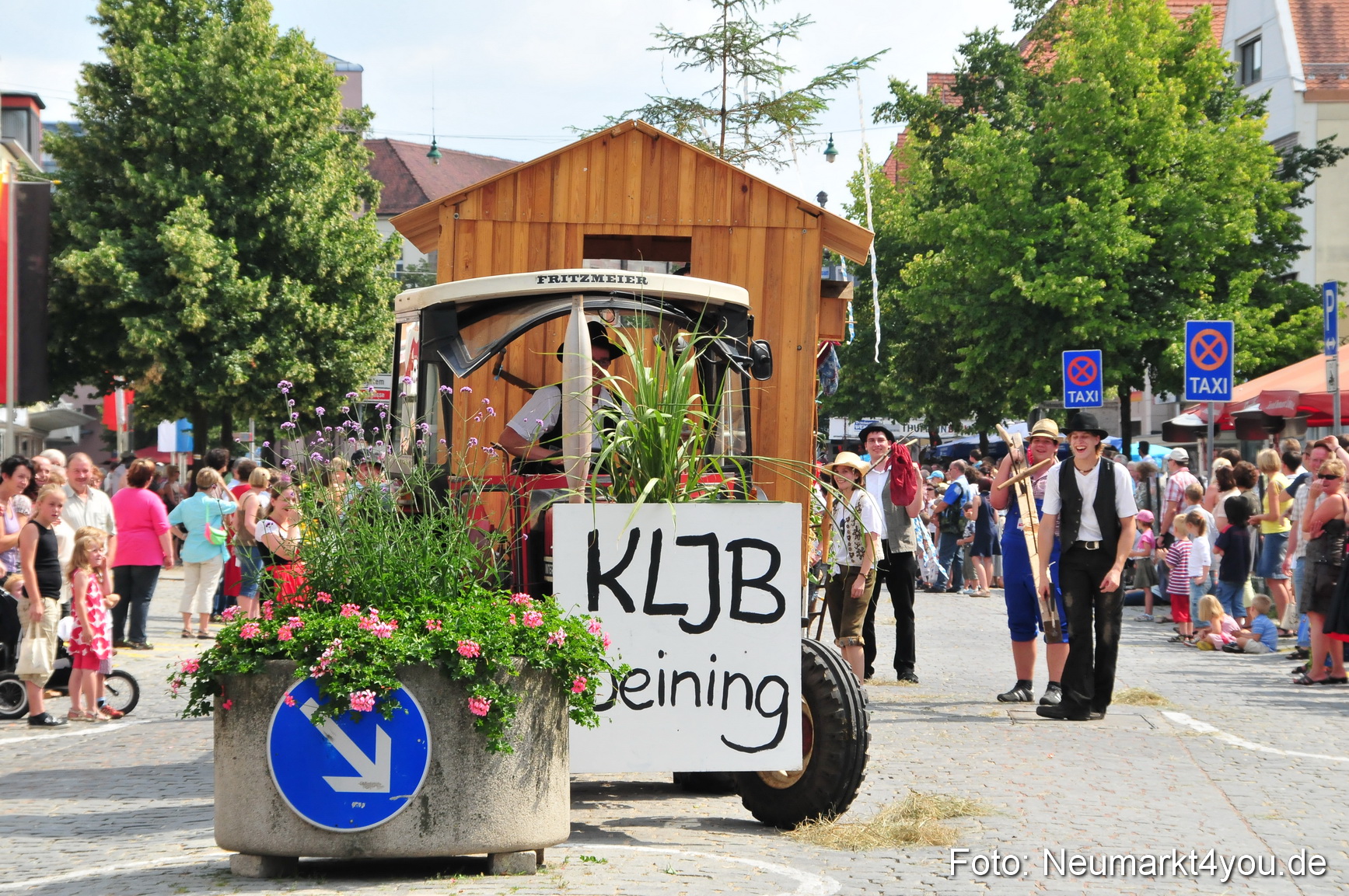 0203 Volksfestzug Neumarkt 090809