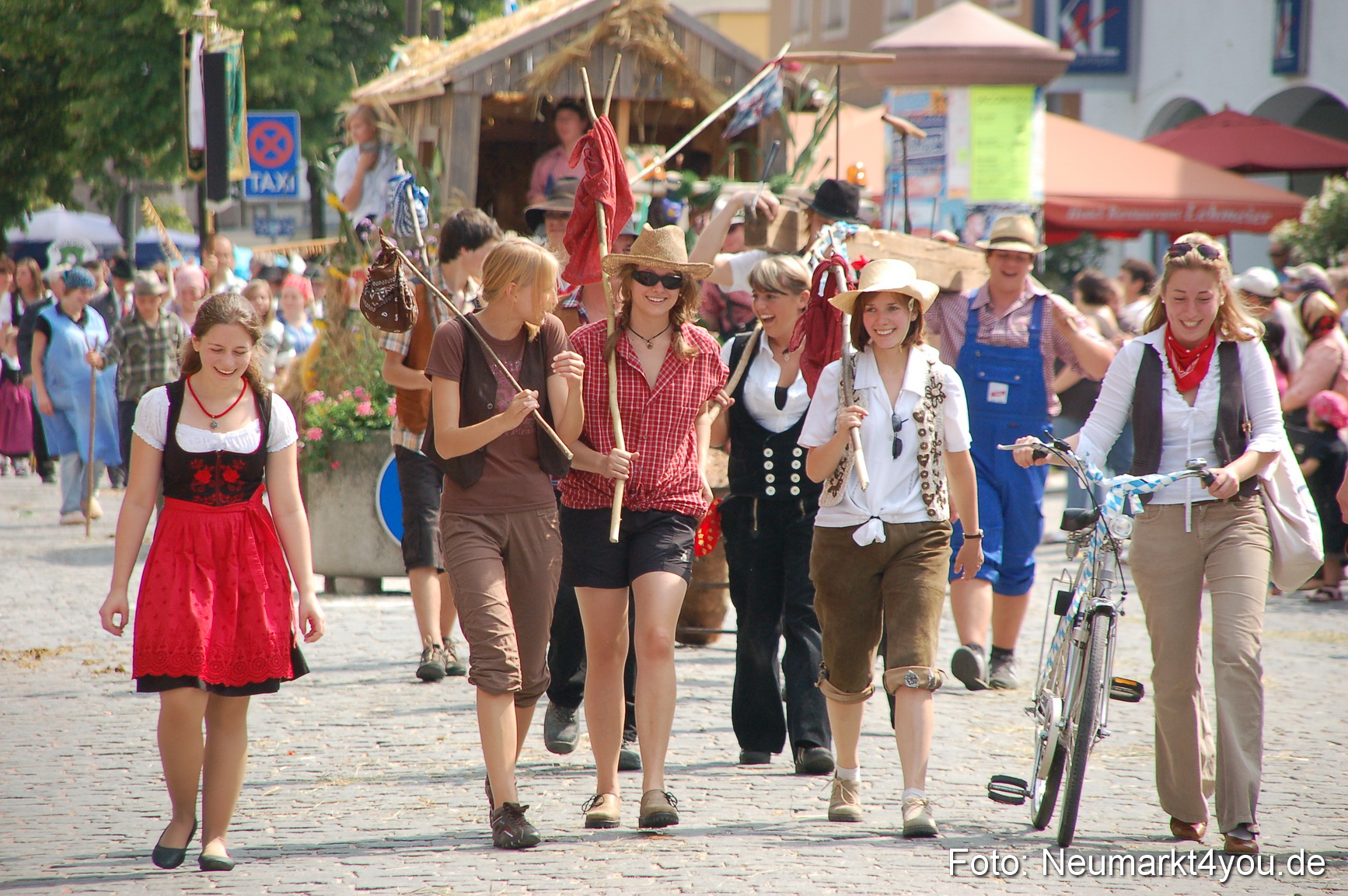 0205 Volksfestzug Neumarkt 090809