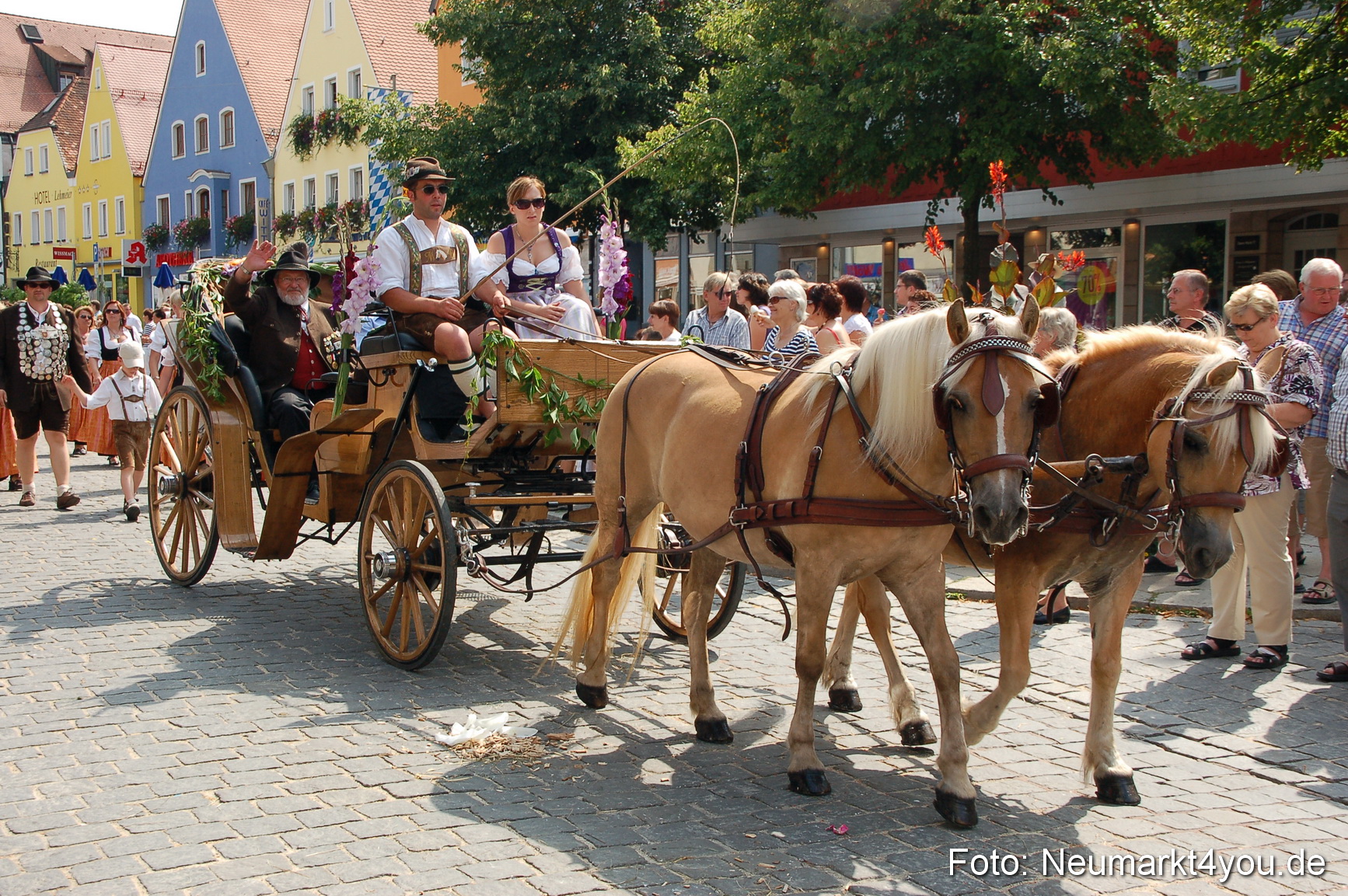 0216 Volksfestzug Neumarkt 090809