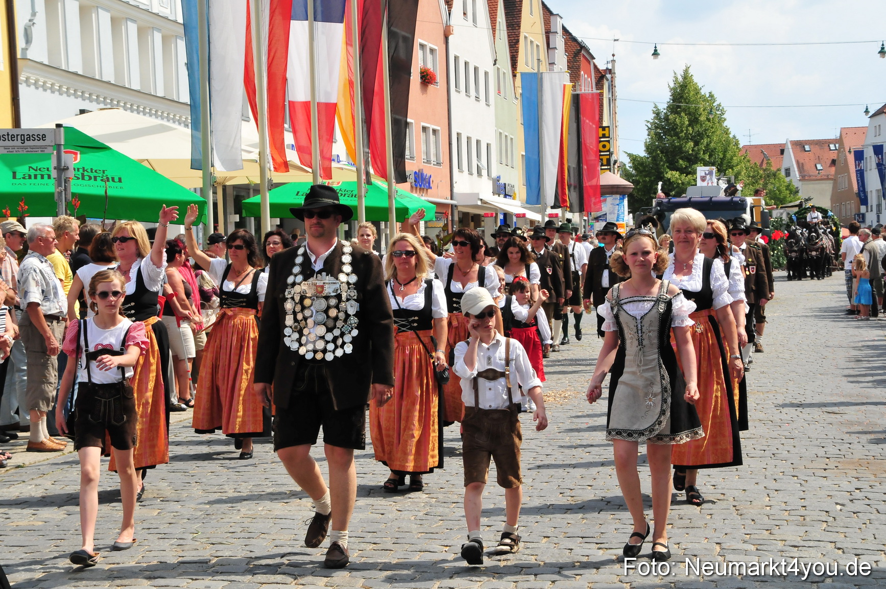 0222 Volksfestzug Neumarkt 090809