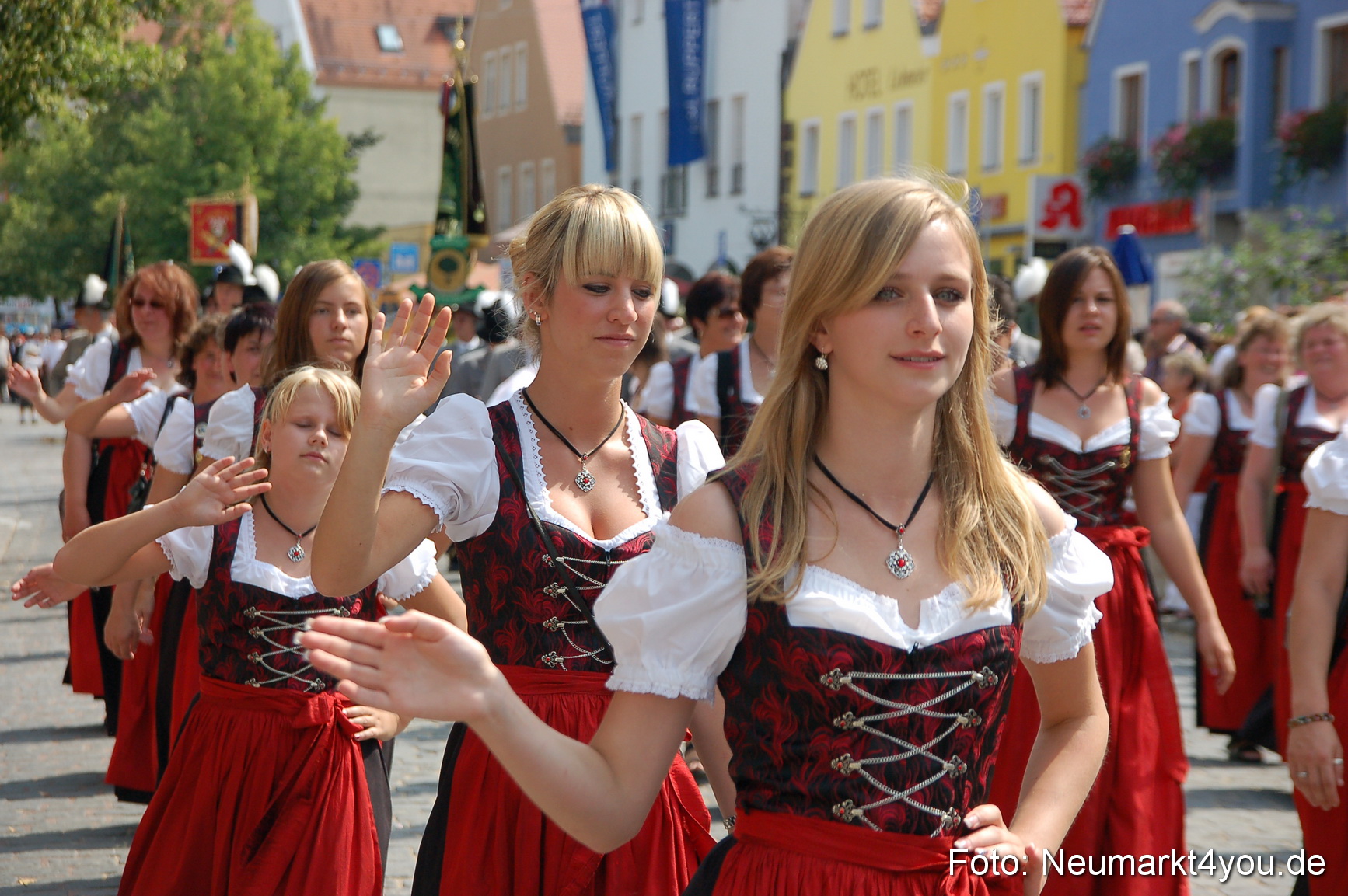 0224 Volksfestzug Neumarkt 090809