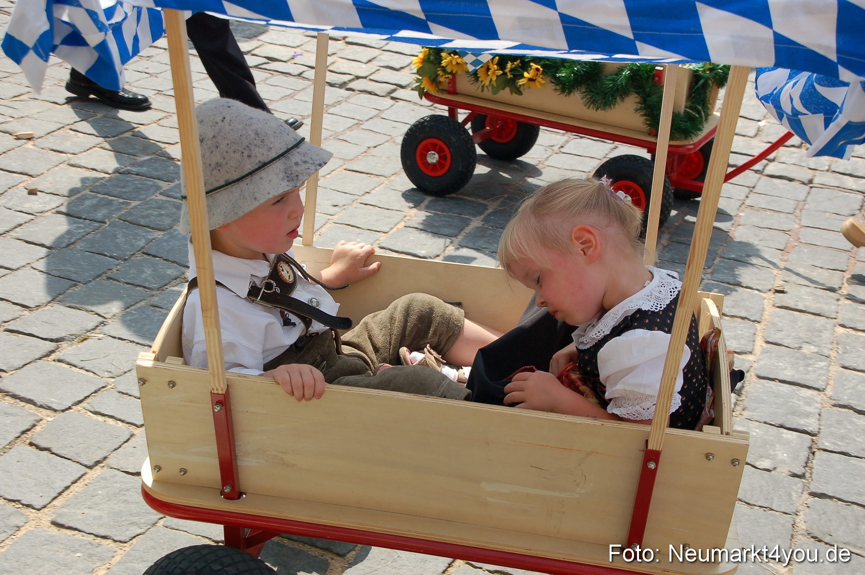 0228 Volksfestzug Neumarkt 090809
