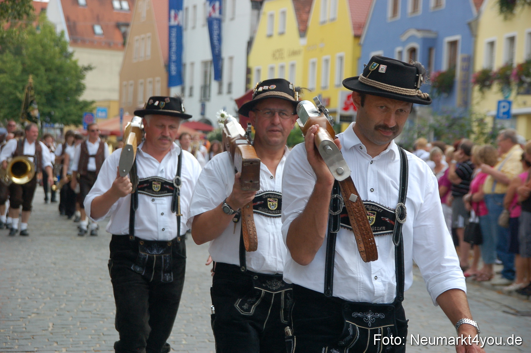0243 Volksfestzug Neumarkt 090809