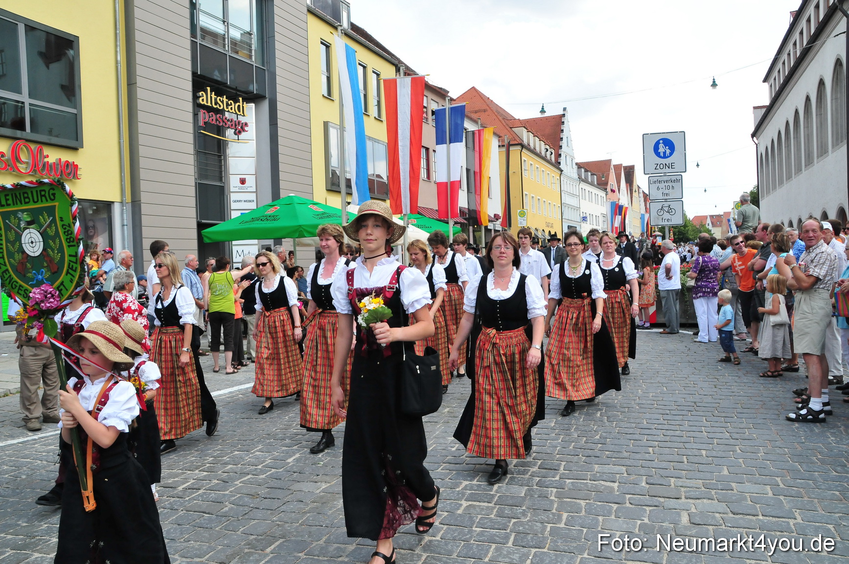 0260 Volksfestzug Neumarkt 090809