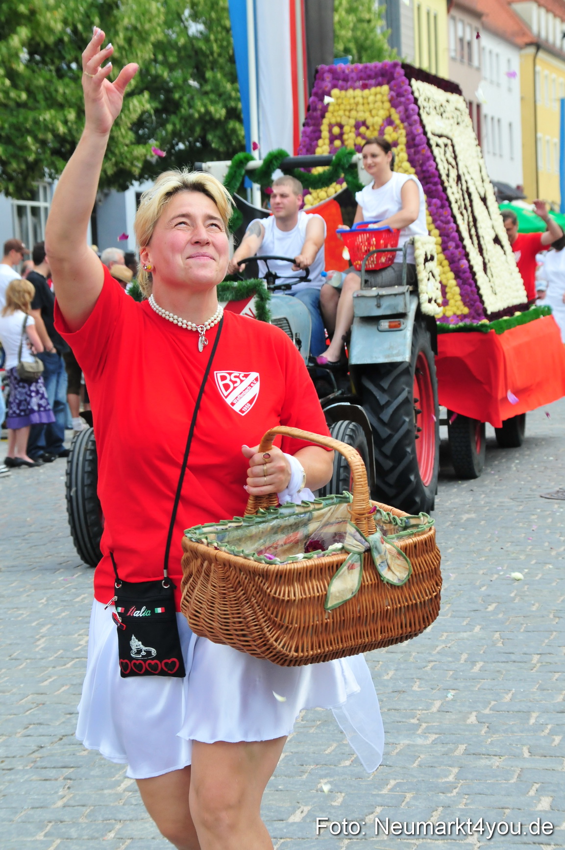 0305 Volksfestzug Neumarkt 090809