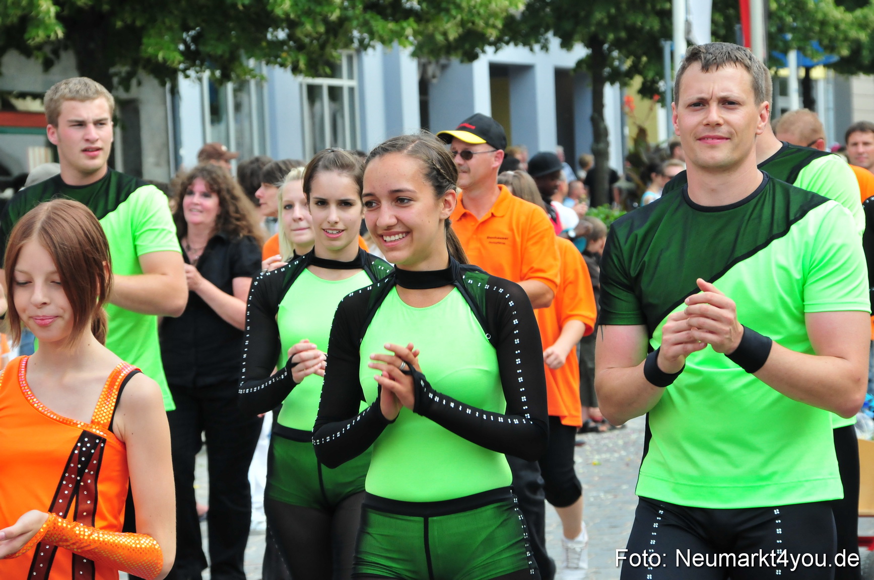 0317 Volksfestzug Neumarkt 090809