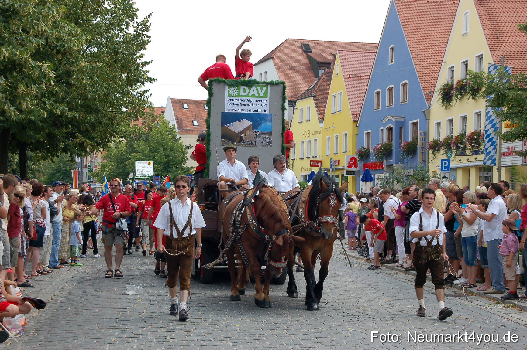 0321 Volksfestzug Neumarkt 090809