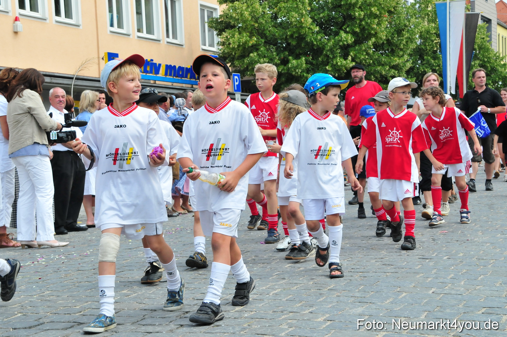 0325 Volksfestzug Neumarkt 090809