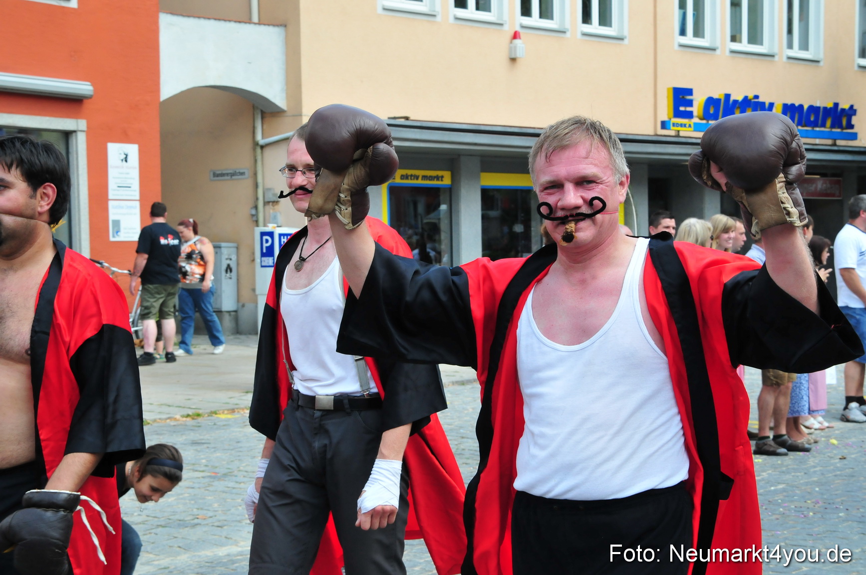 0329 Volksfestzug Neumarkt 090809
