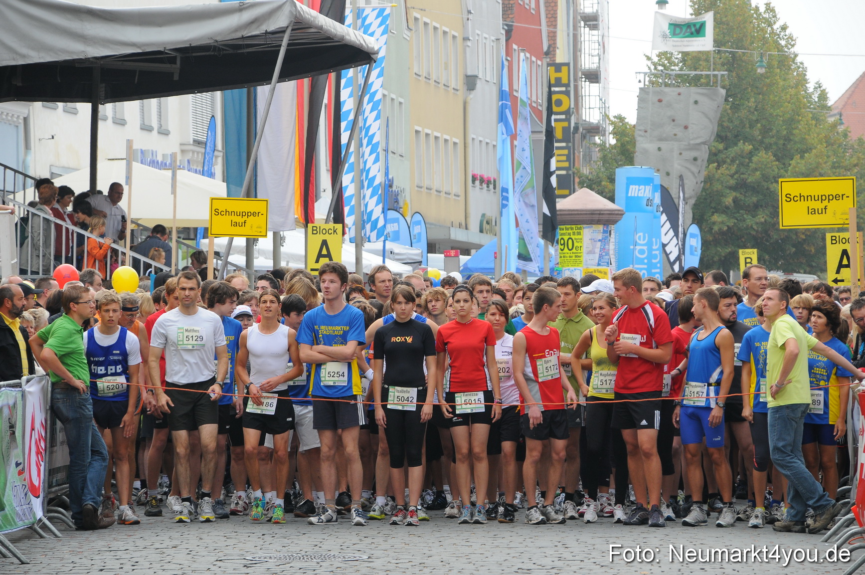 0002 Stadtlauf Neumarkt Startbereich 200909